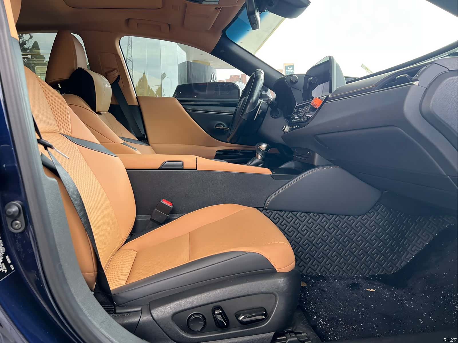Lexus ES, 2022 8