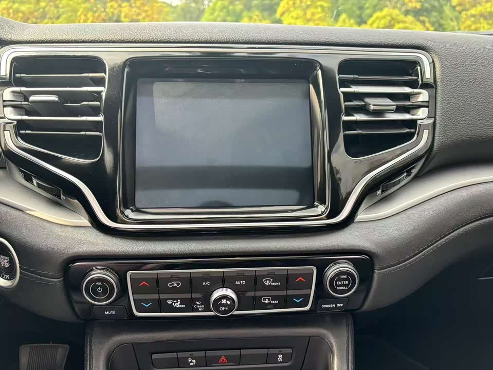 Jeep Grand Commander