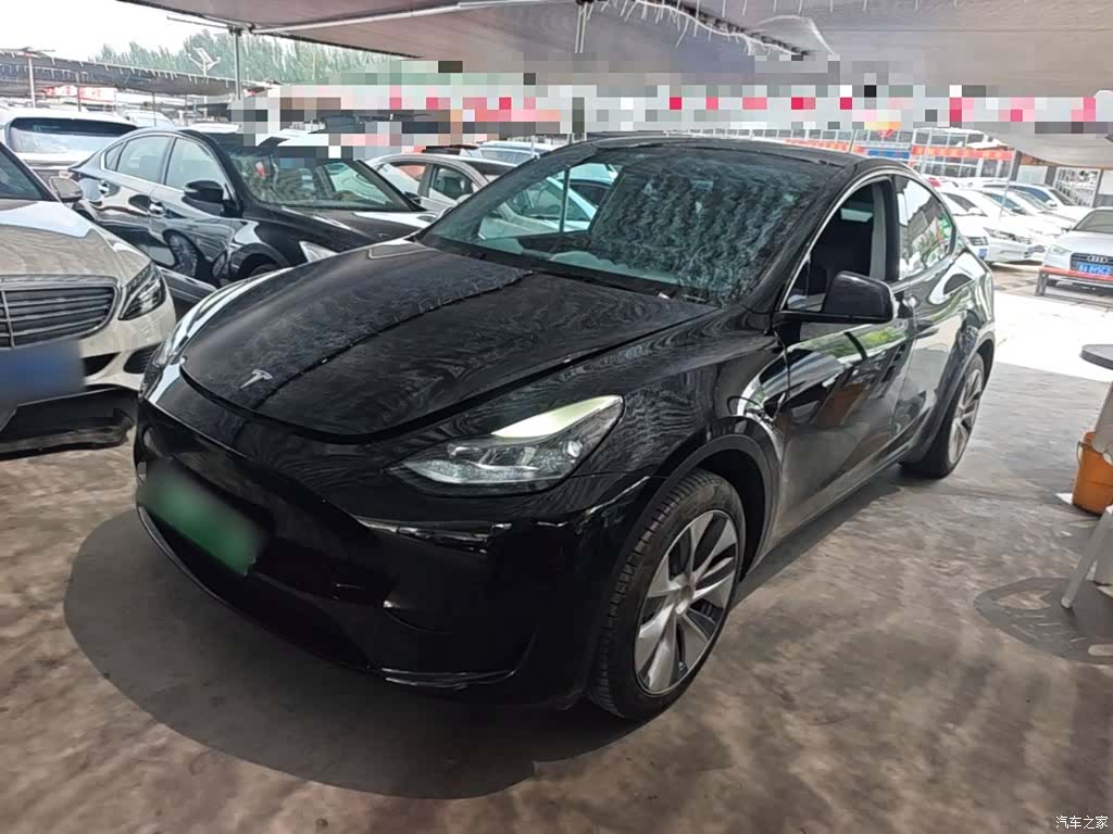Tesla Model Y, 2023 1
