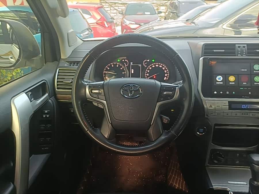 Toyota Prado 2019, фото 10