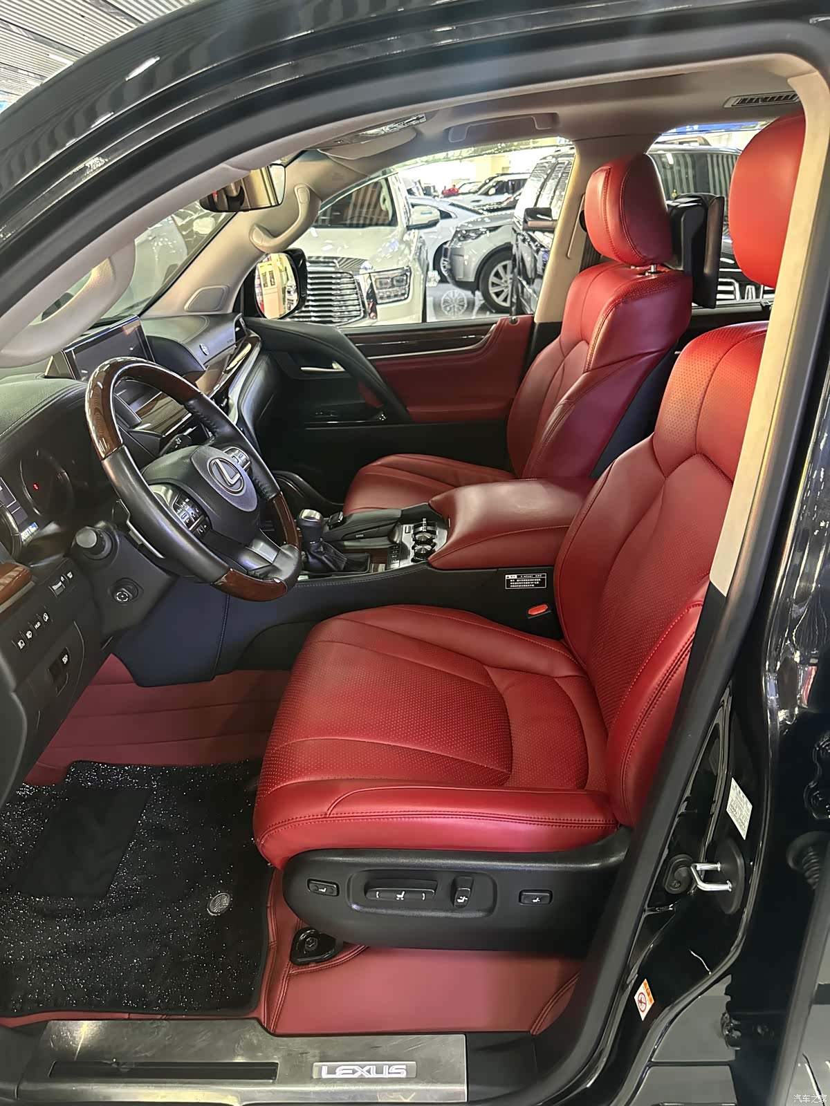 Lexus LX, 2018 4
