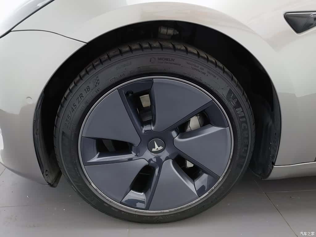 Tesla Model 3, 2021 17