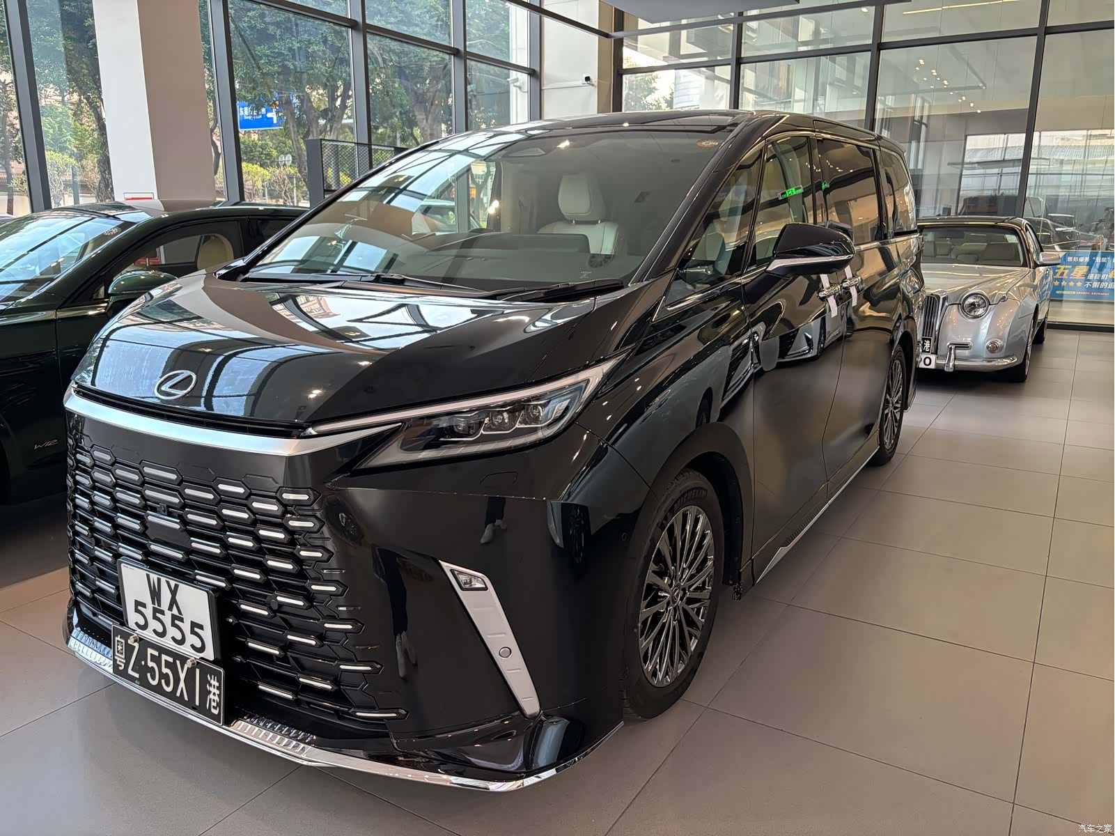 Lexus LM, 2025 2