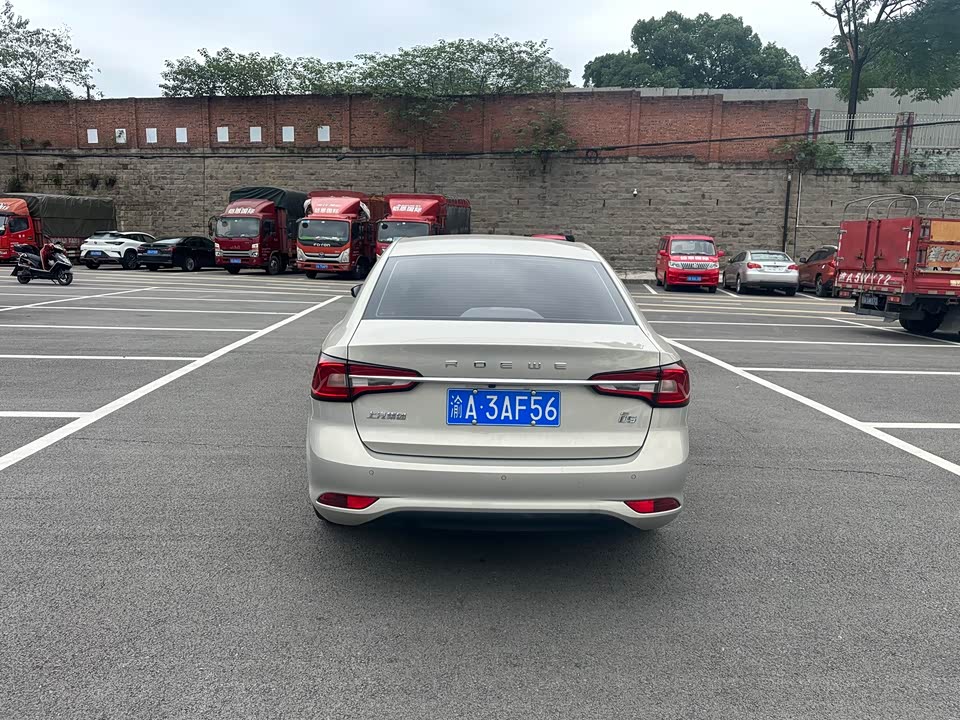 Roewe i5