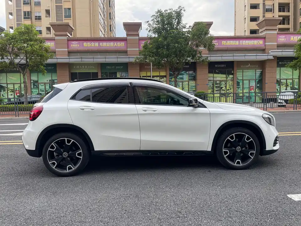 Mercedes-Benz GLA