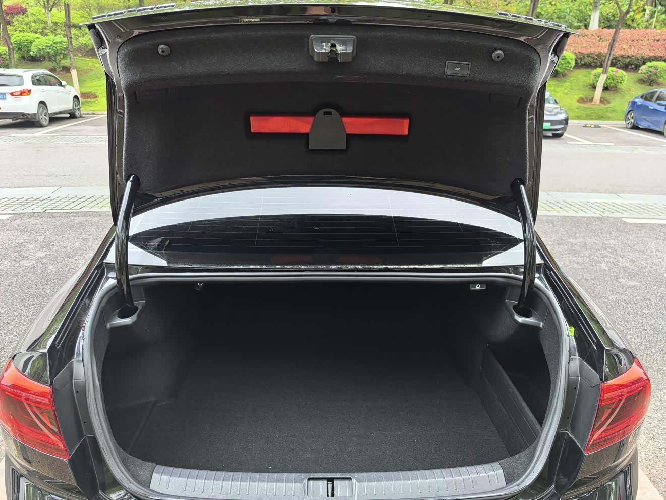 Volkswagen Magotan, 2023 9