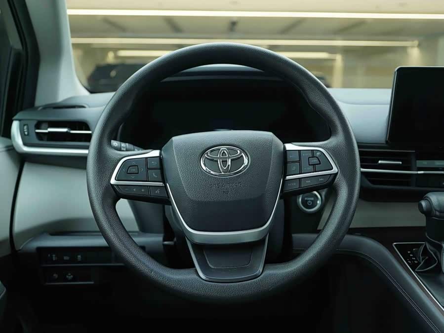 Toyota SIENNA 2024, фото 17