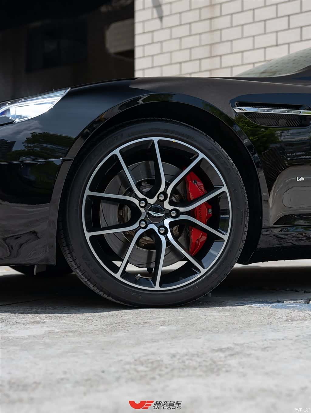 Aston Martin Rapide, 2019 8