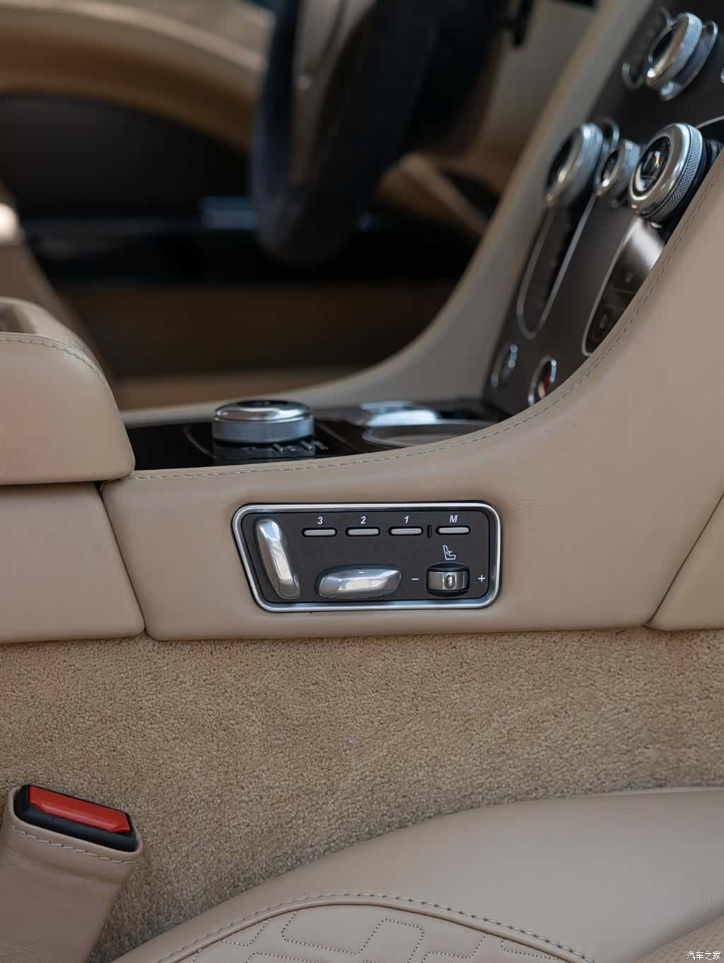 Aston Martin Rapide, 2019 19