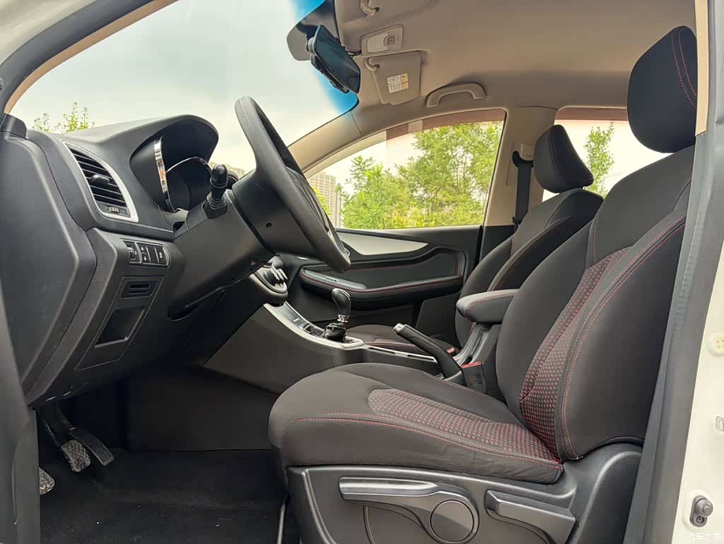Wuling 560, 2016 14