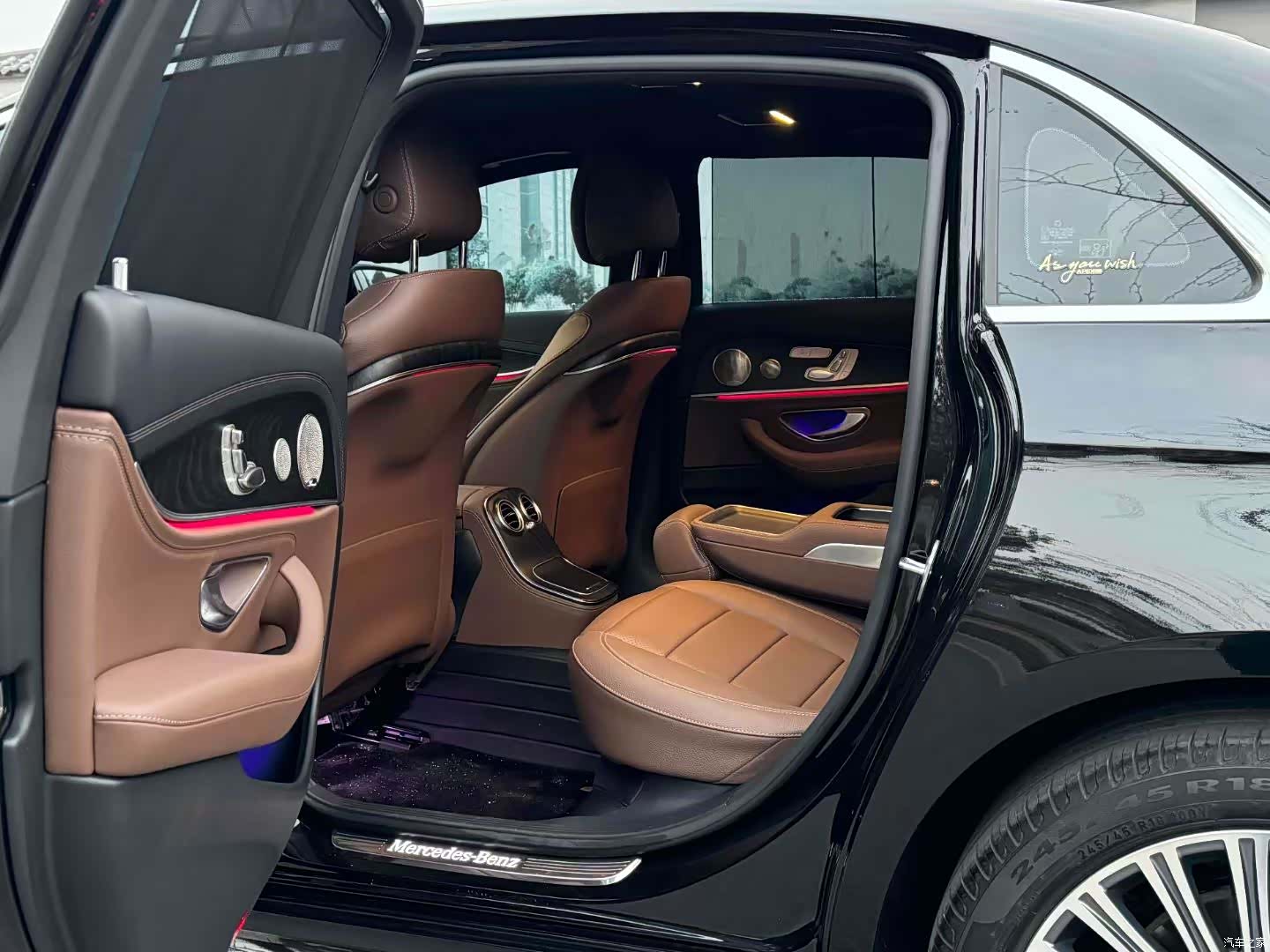 Mercedes-Benz E-Class, 2023 14