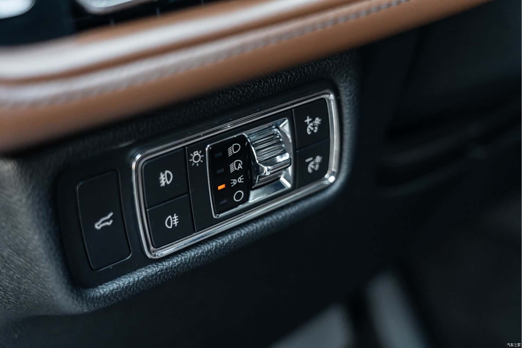 Lincoln Aviator, 2021 13