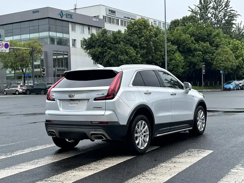 Cadillac XT4