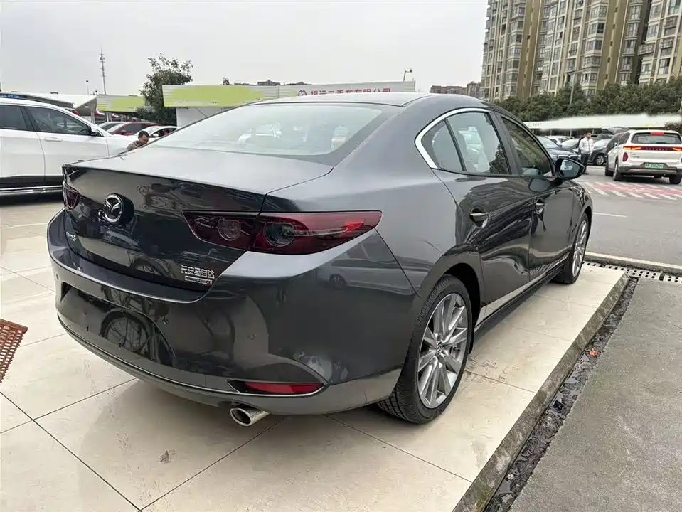 Mazda 3 Angkesaila