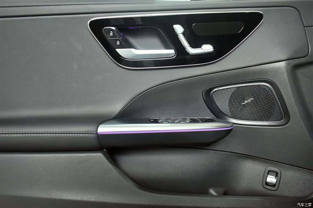 Mercedes-Benz C-Class, 2023 9