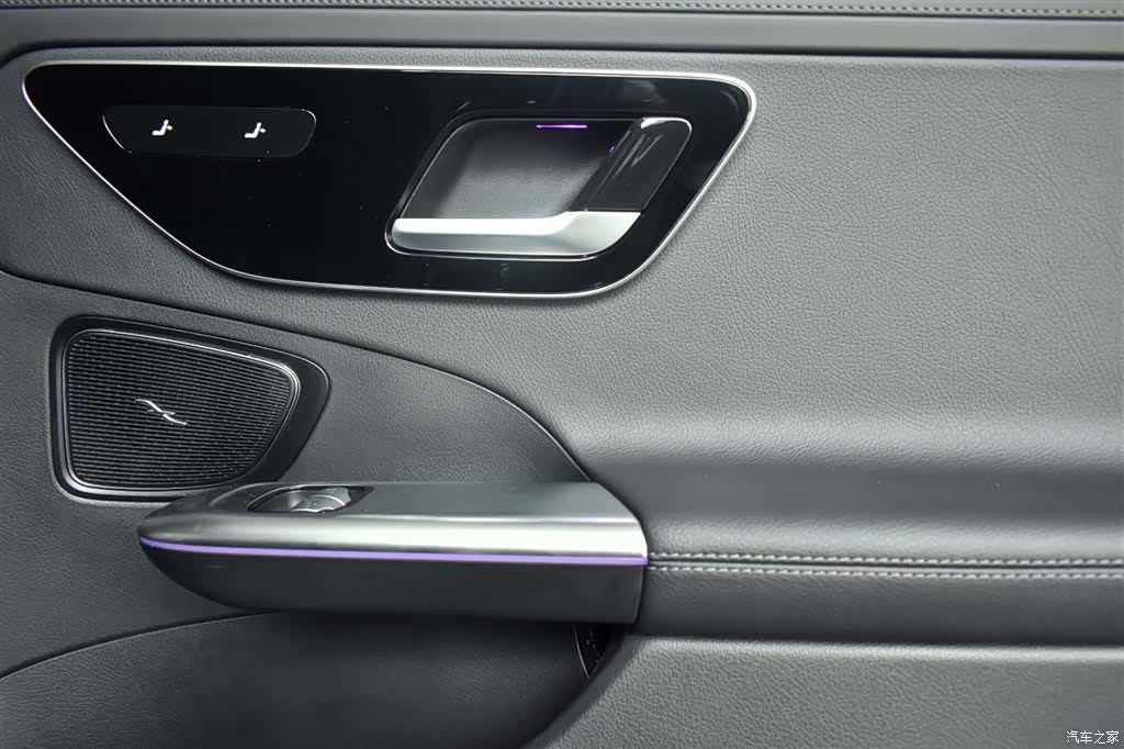 Mercedes-Benz C-Class, 2023 11