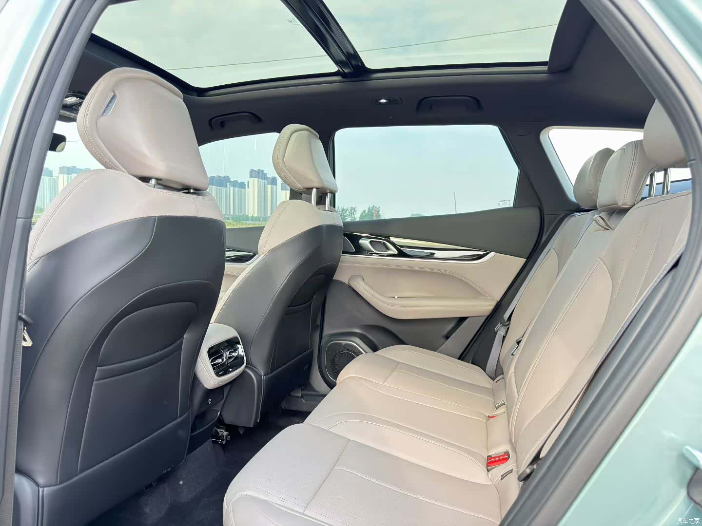 Geely Boyue, 2026 все фото