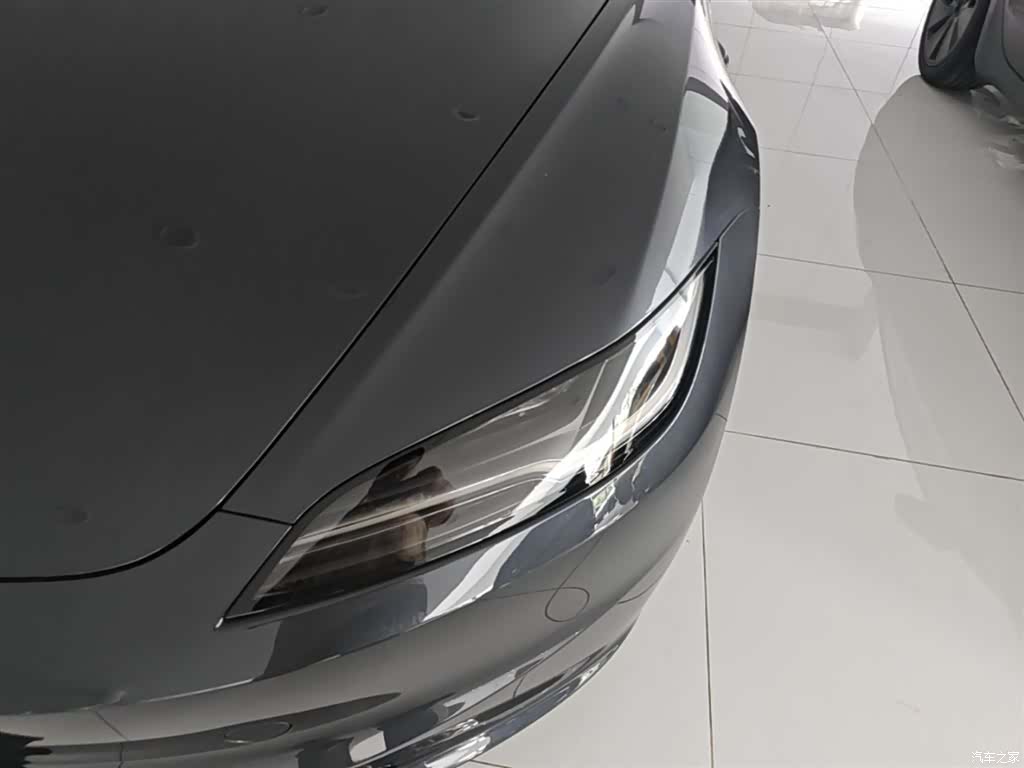 Tesla Model 3, 2026 24