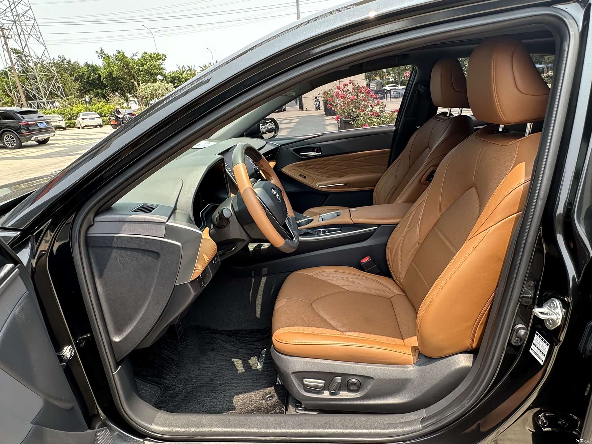 Toyota Avalon, 2022 все фото