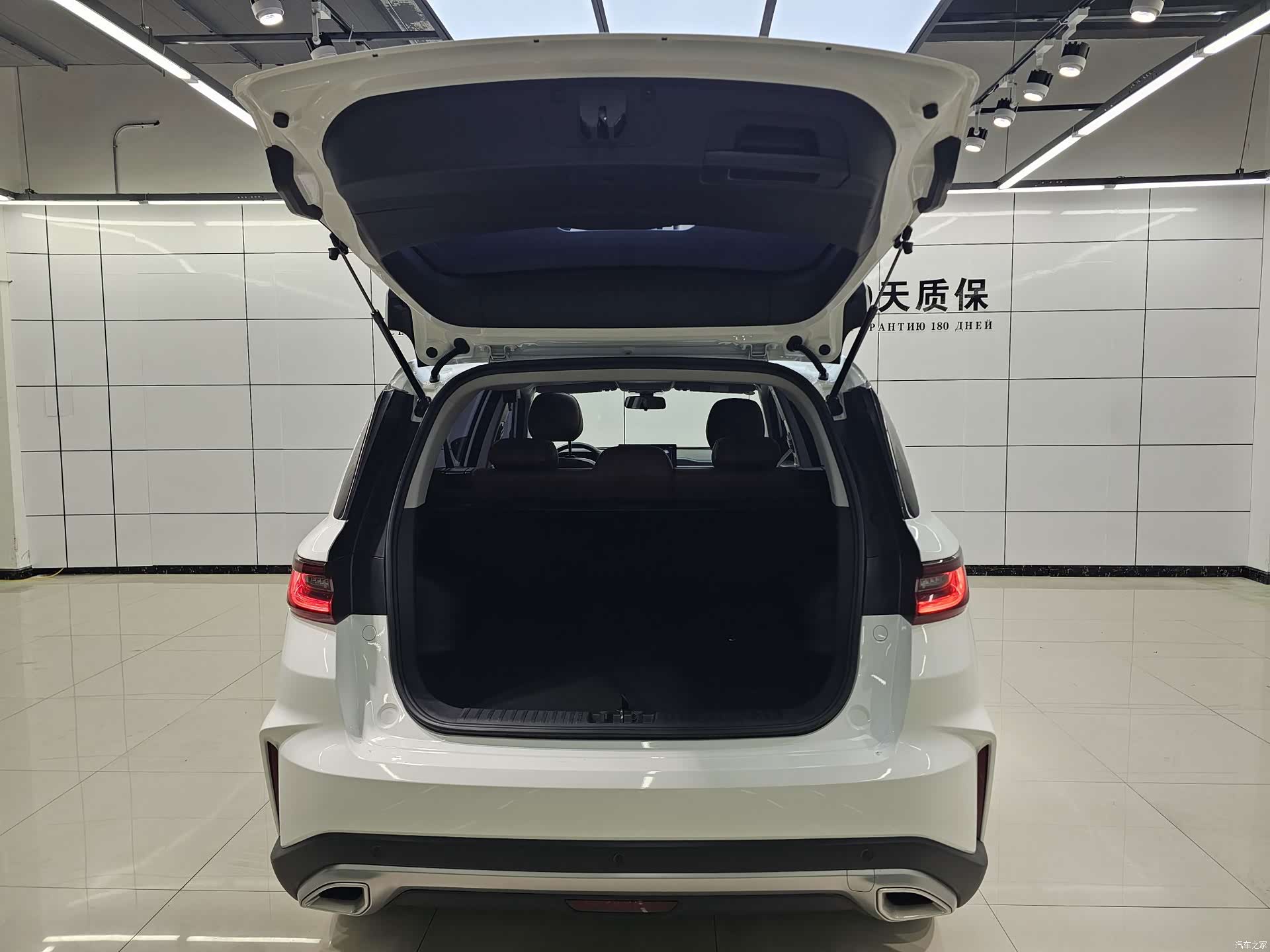 Geely X6, 2022 9