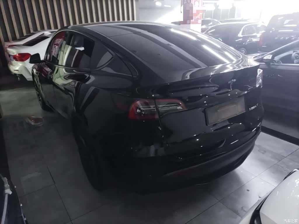 Tesla Model Y, 2021 все фото