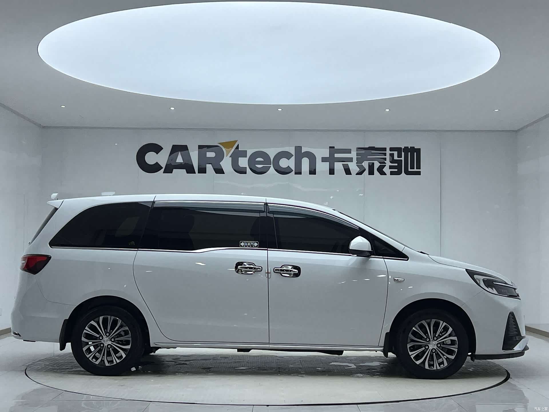 Buick GL8, 2025 6