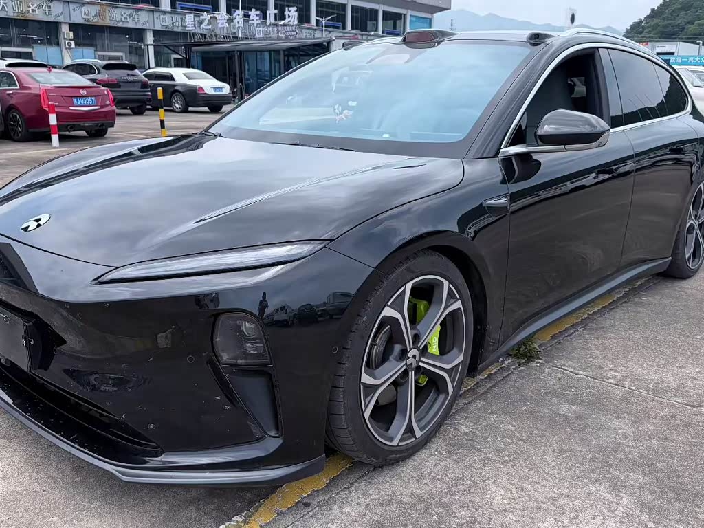 NIO ET5