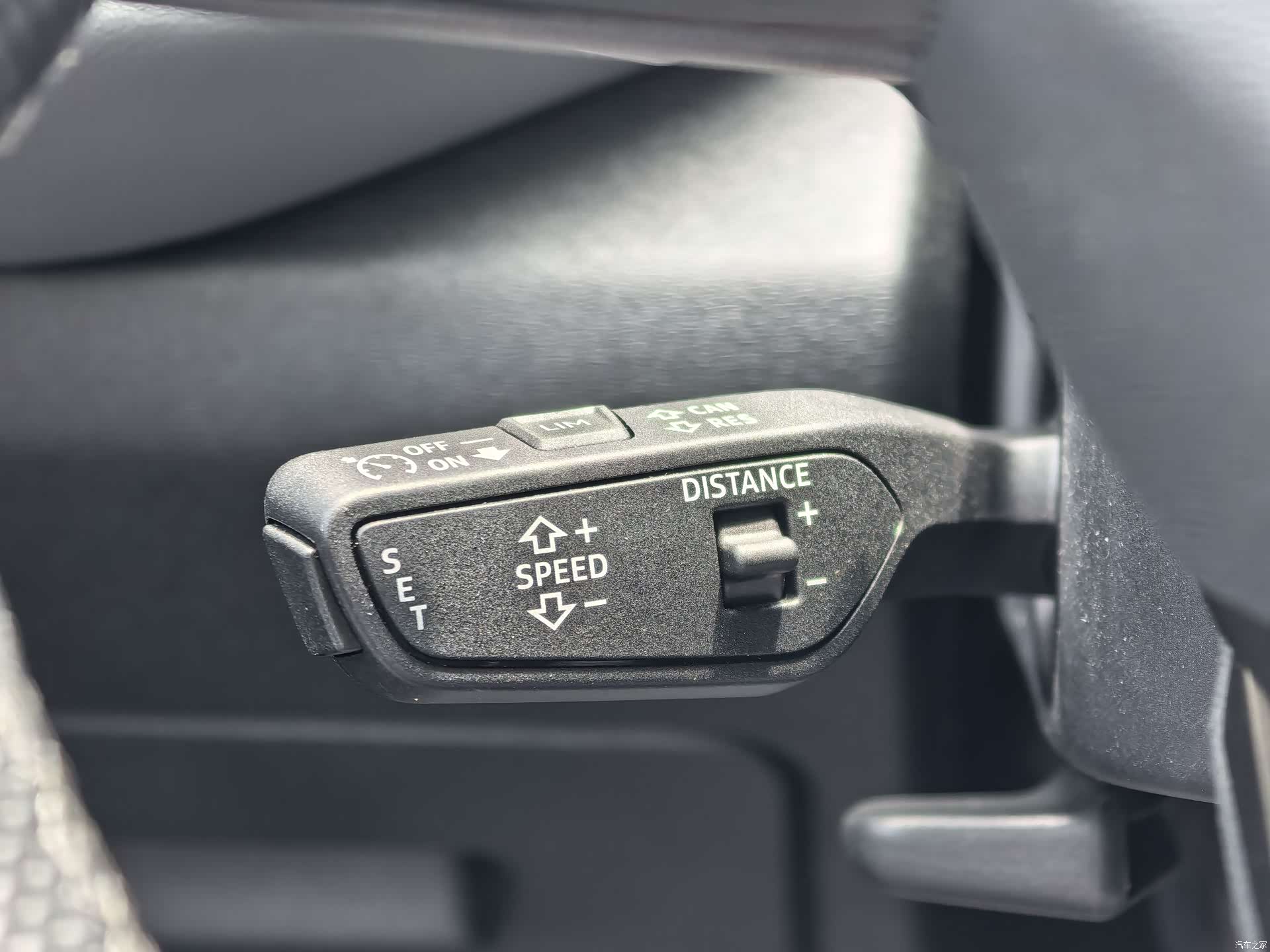 Audi Q5L, 2025 11
