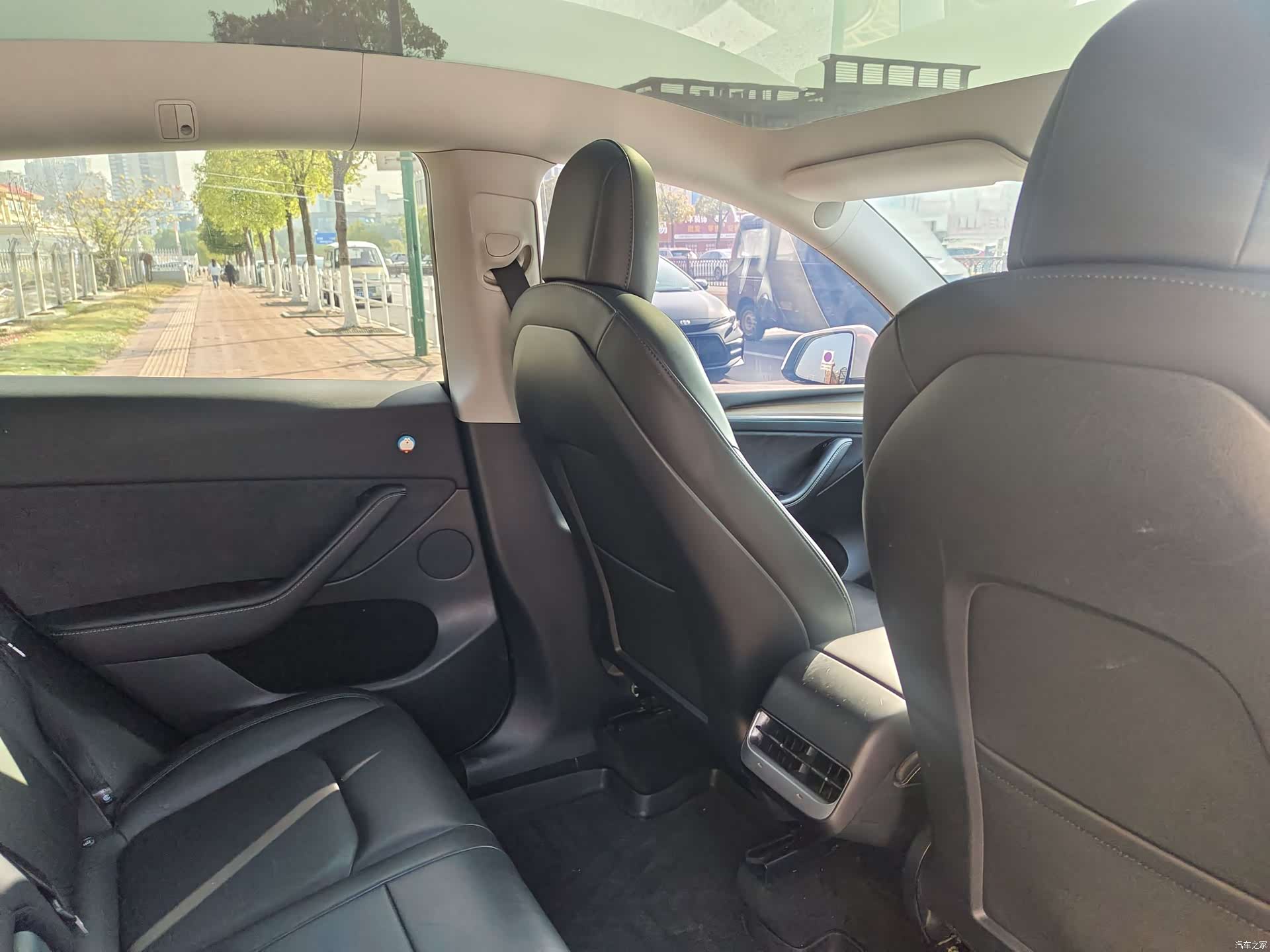 Tesla Model Y, 2021 16