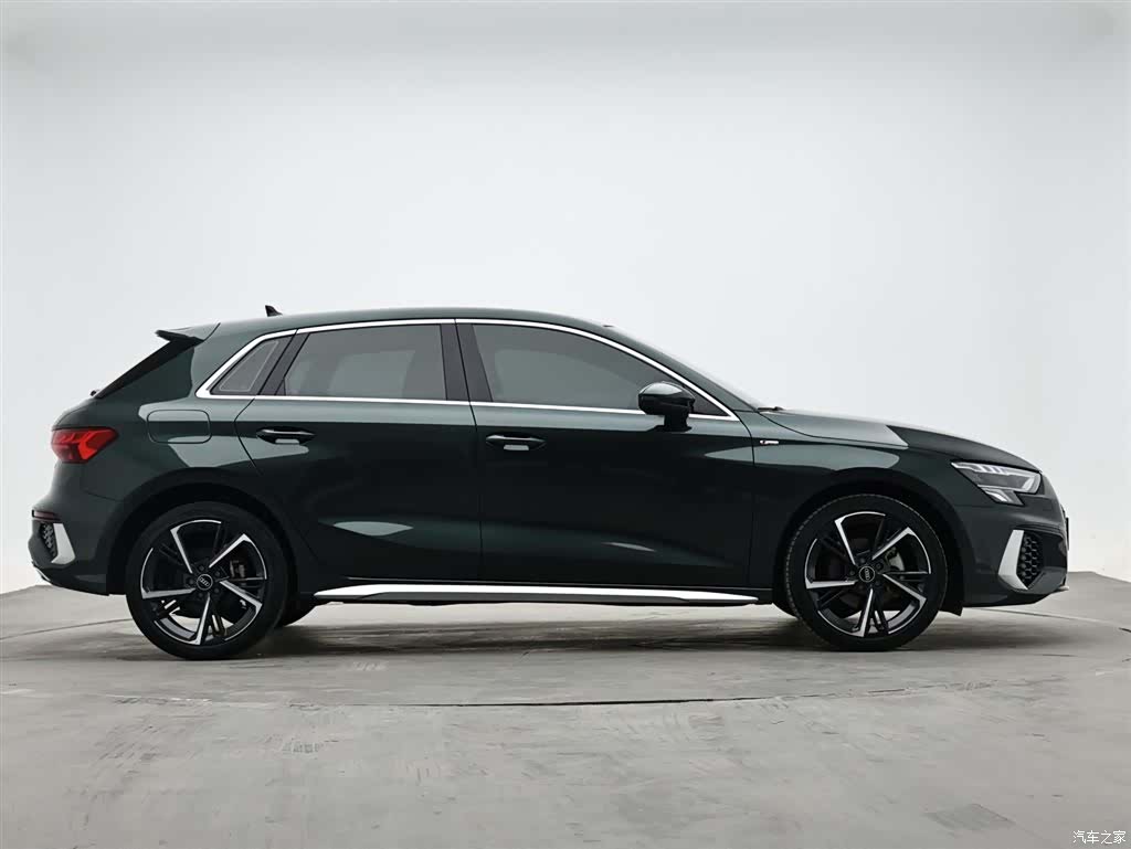 Audi A3, 2022 все фото