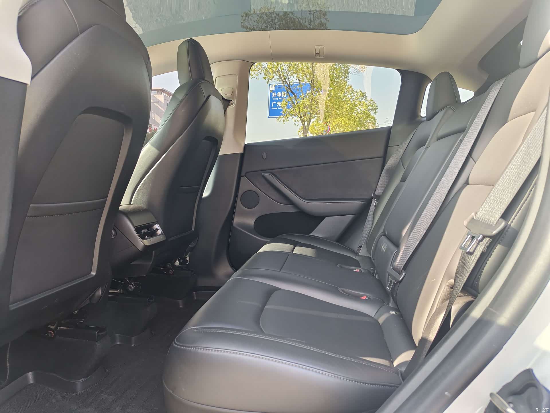Tesla Model Y, 2021 14