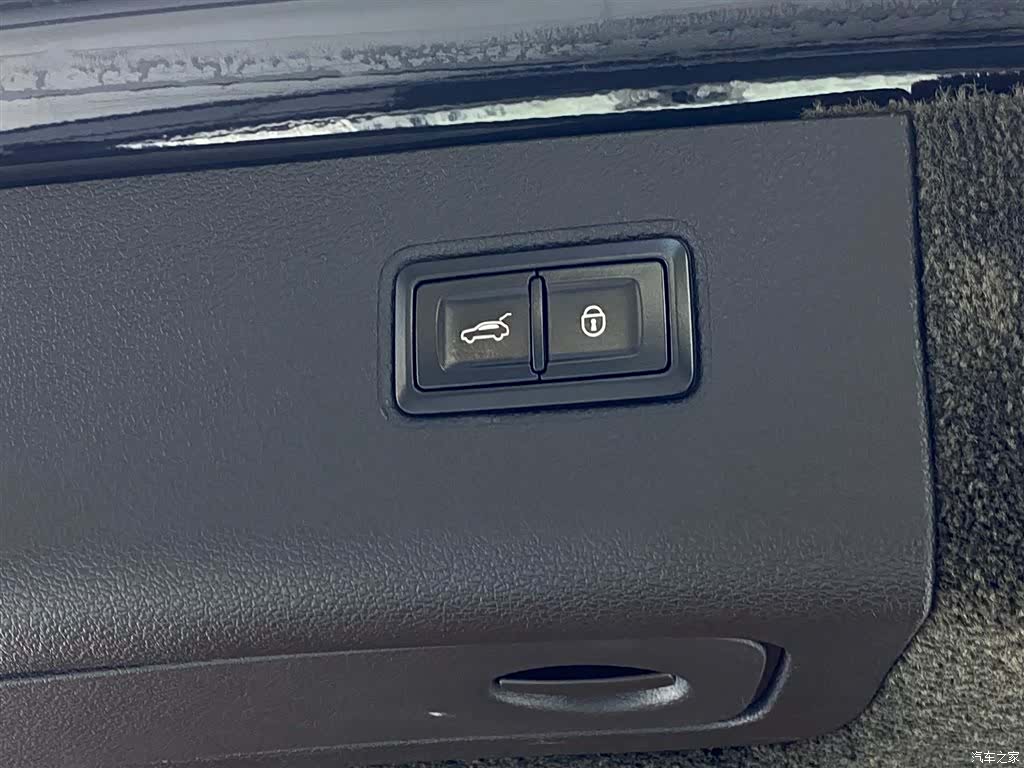 Bentley Bentayga, 2018 32