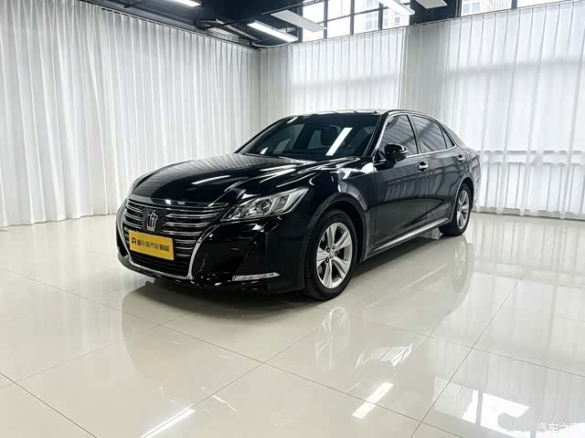 Toyota Crown, 2016 1