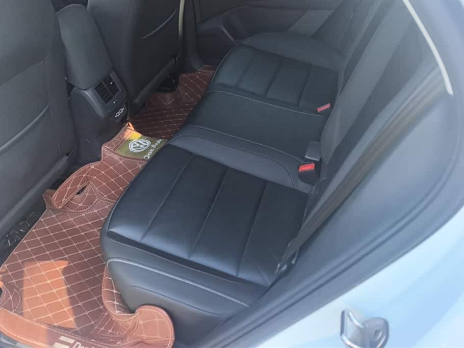 Volkswagen T-ROC exploring Songs