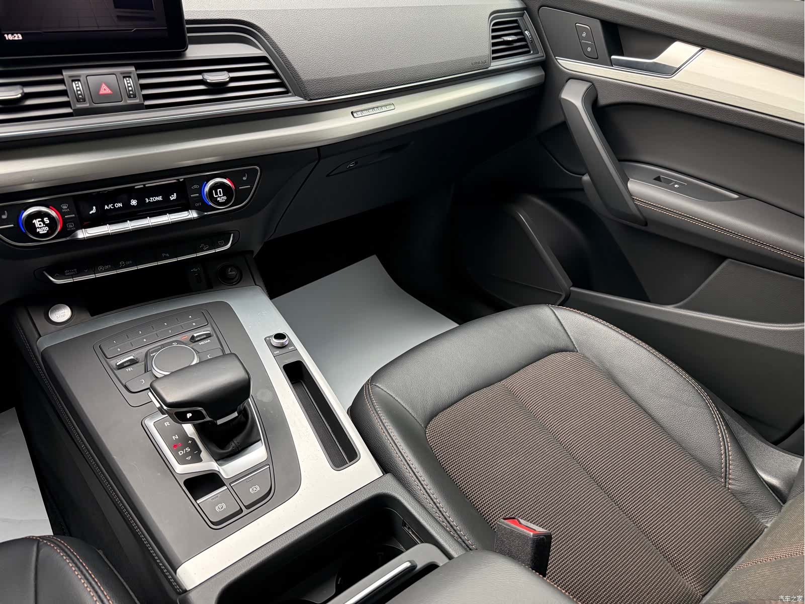 Audi Q5L, 2021 12