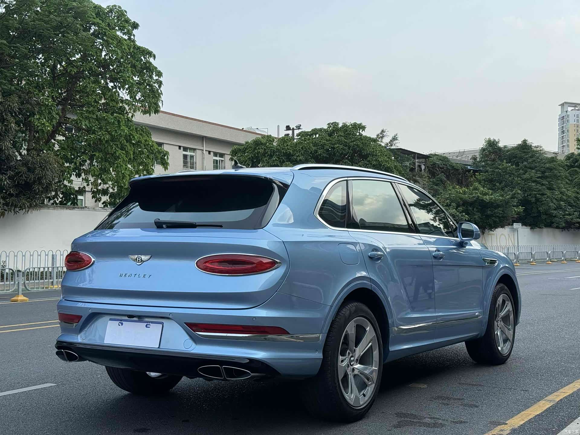 Bentley Bentayga, 2021 15