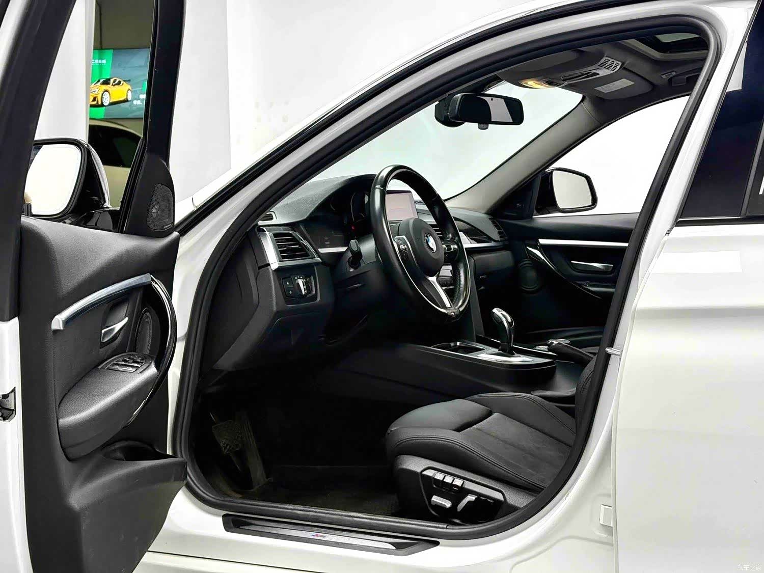 BMW 3 Series, 2018 все фото
