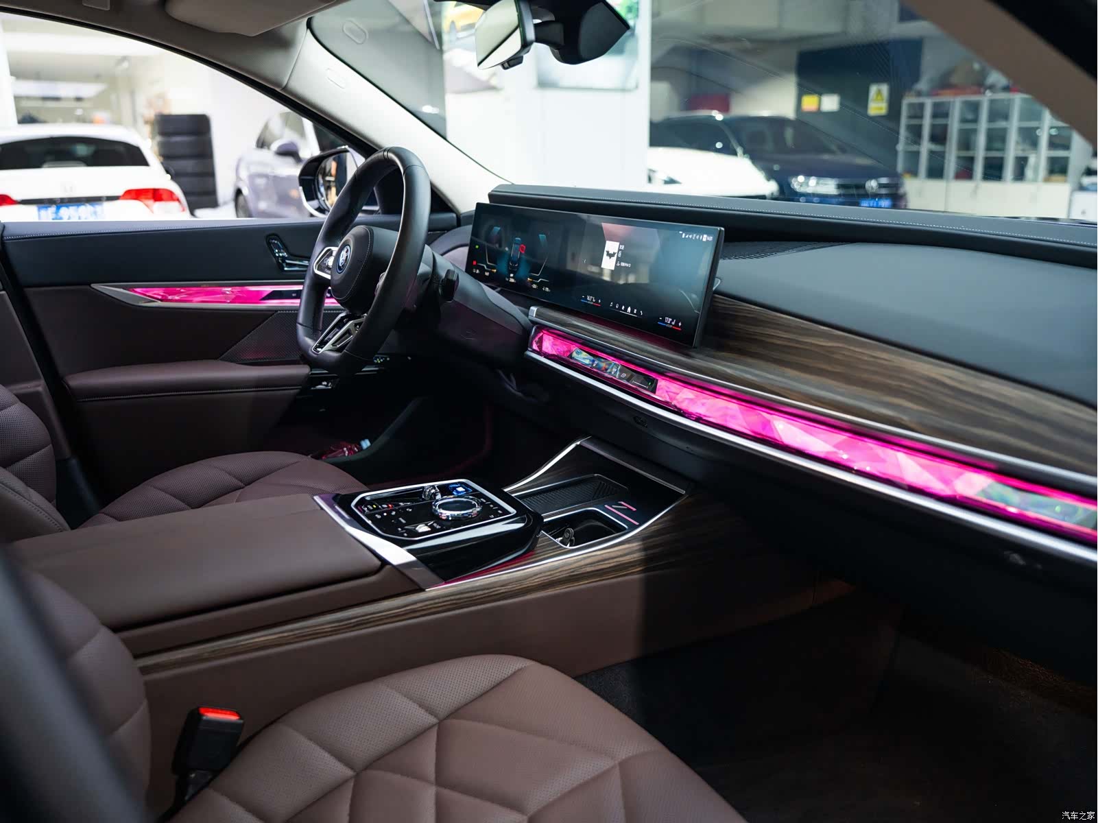 BMW i7, 2024 24