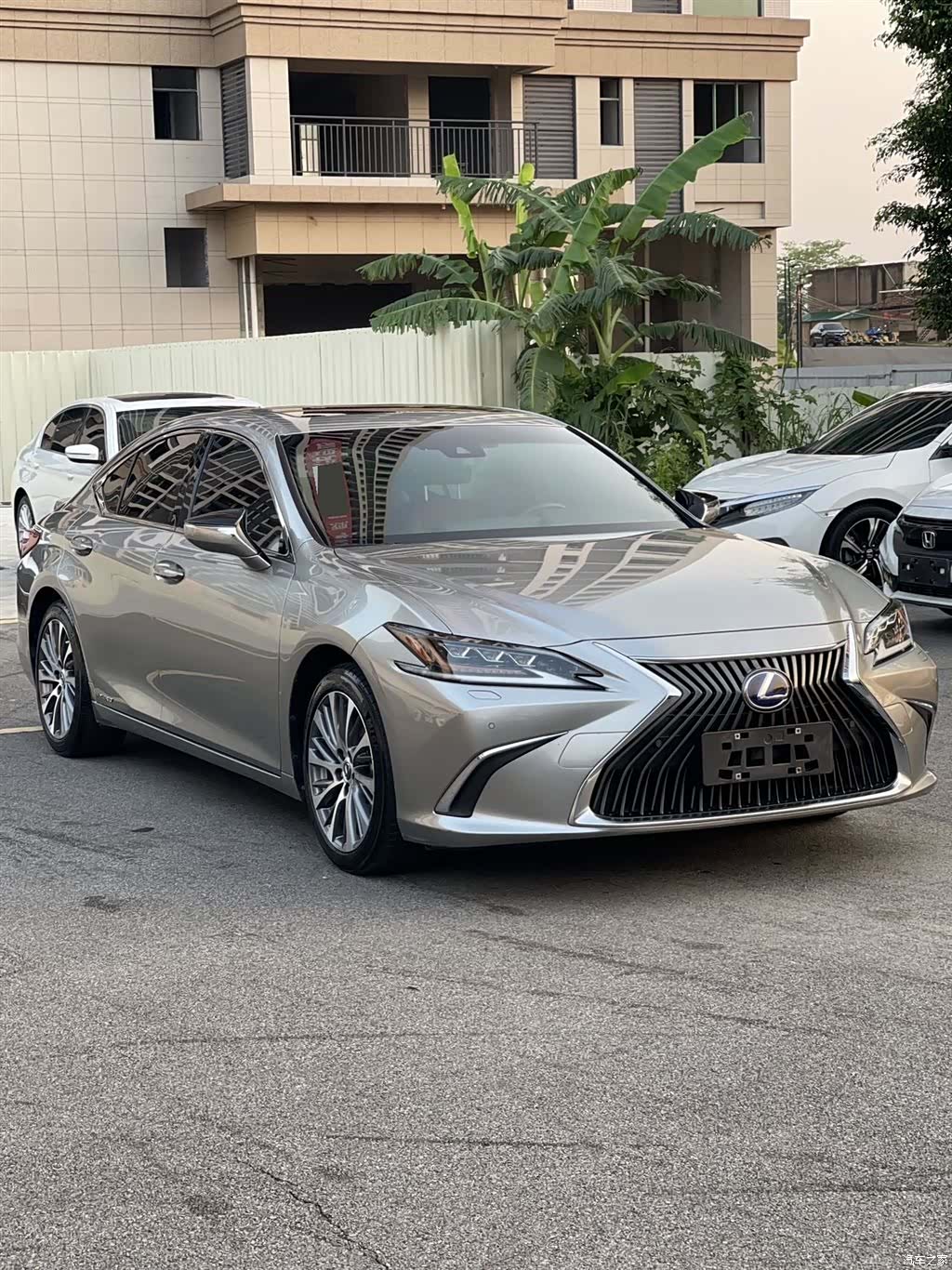 Lexus ES, 2020 3