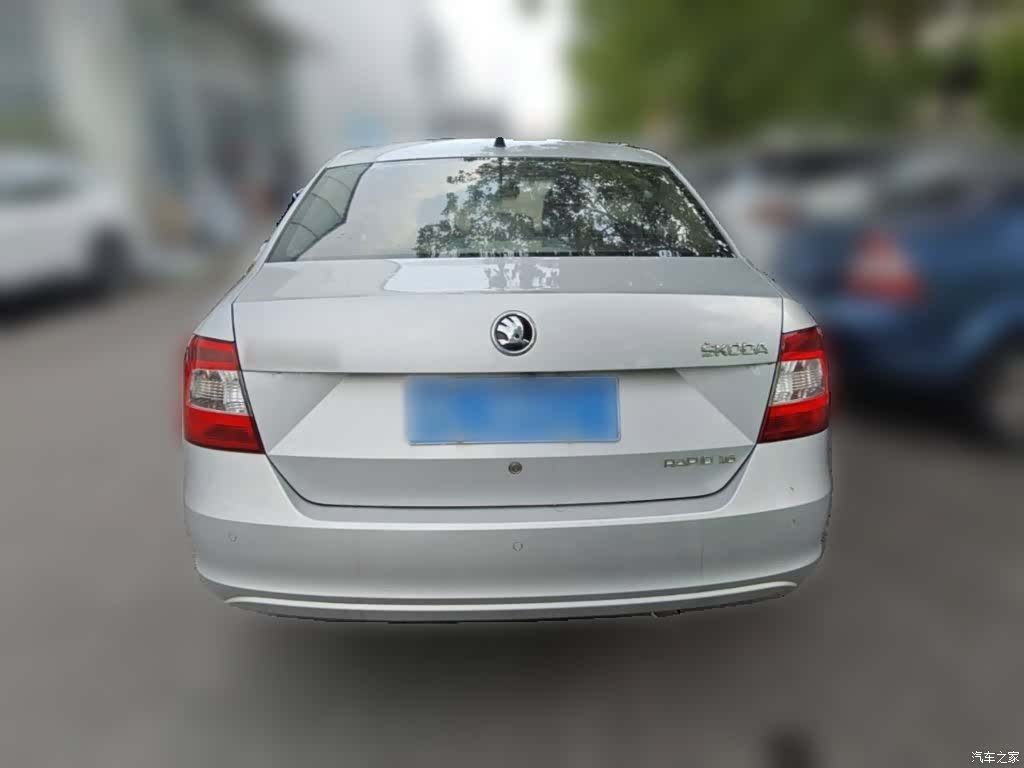 Skoda Rapid, 2014 10
