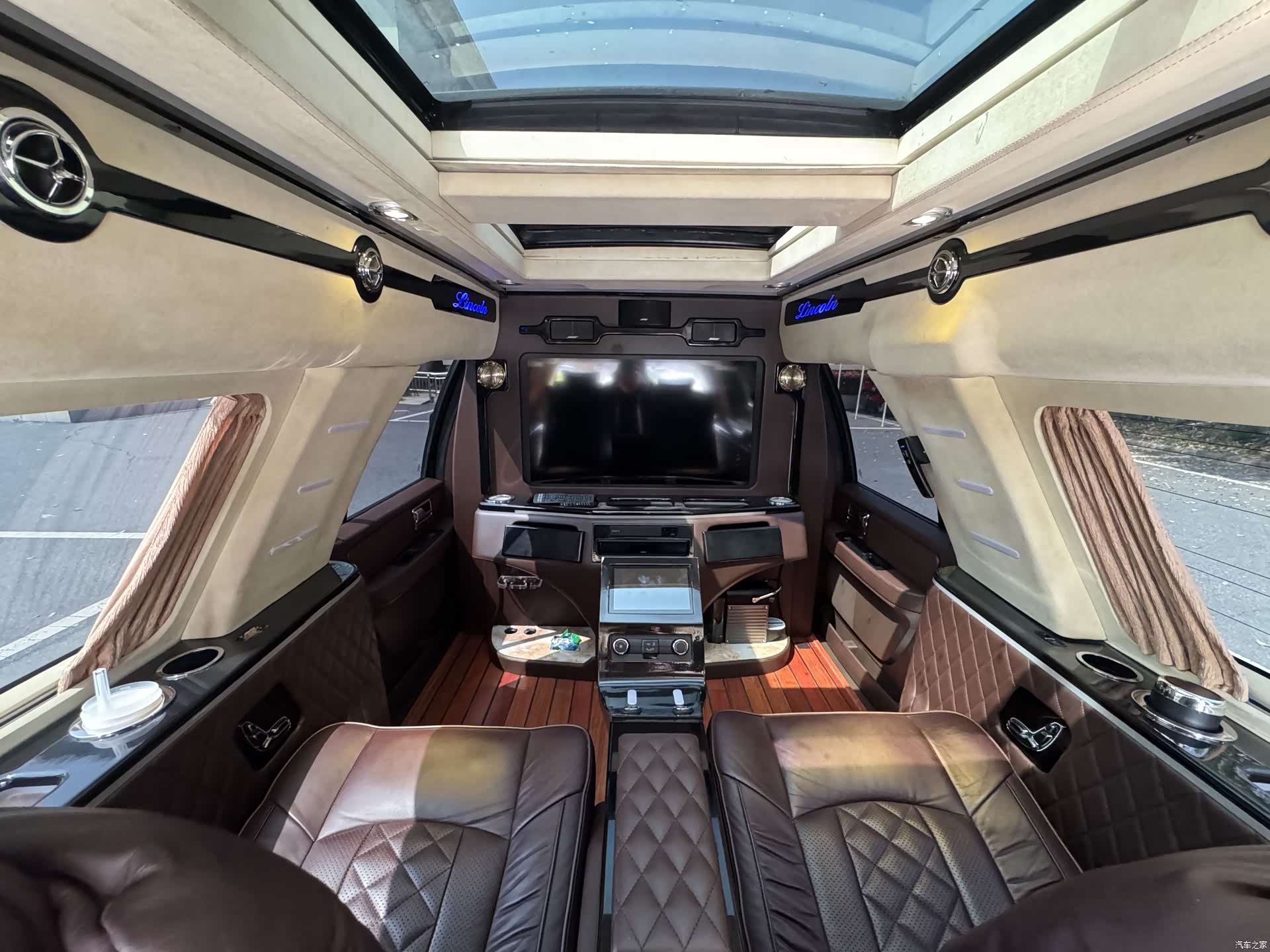 Lincoln Navigator, 2018 10