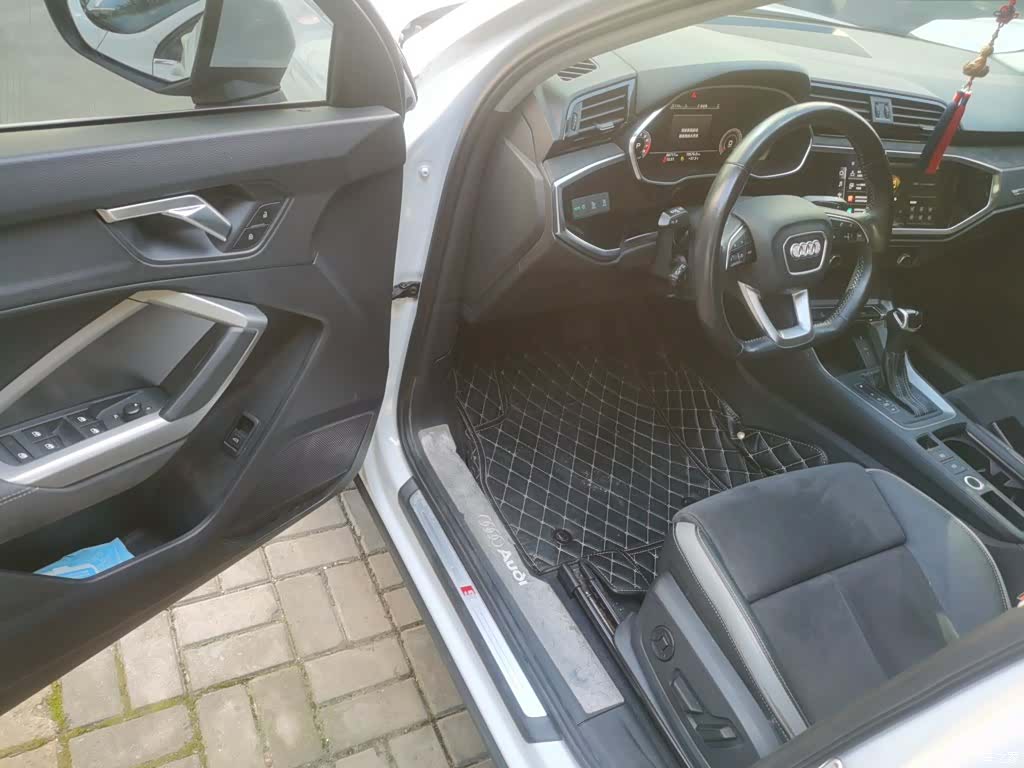 Audi Q3, 2022 12