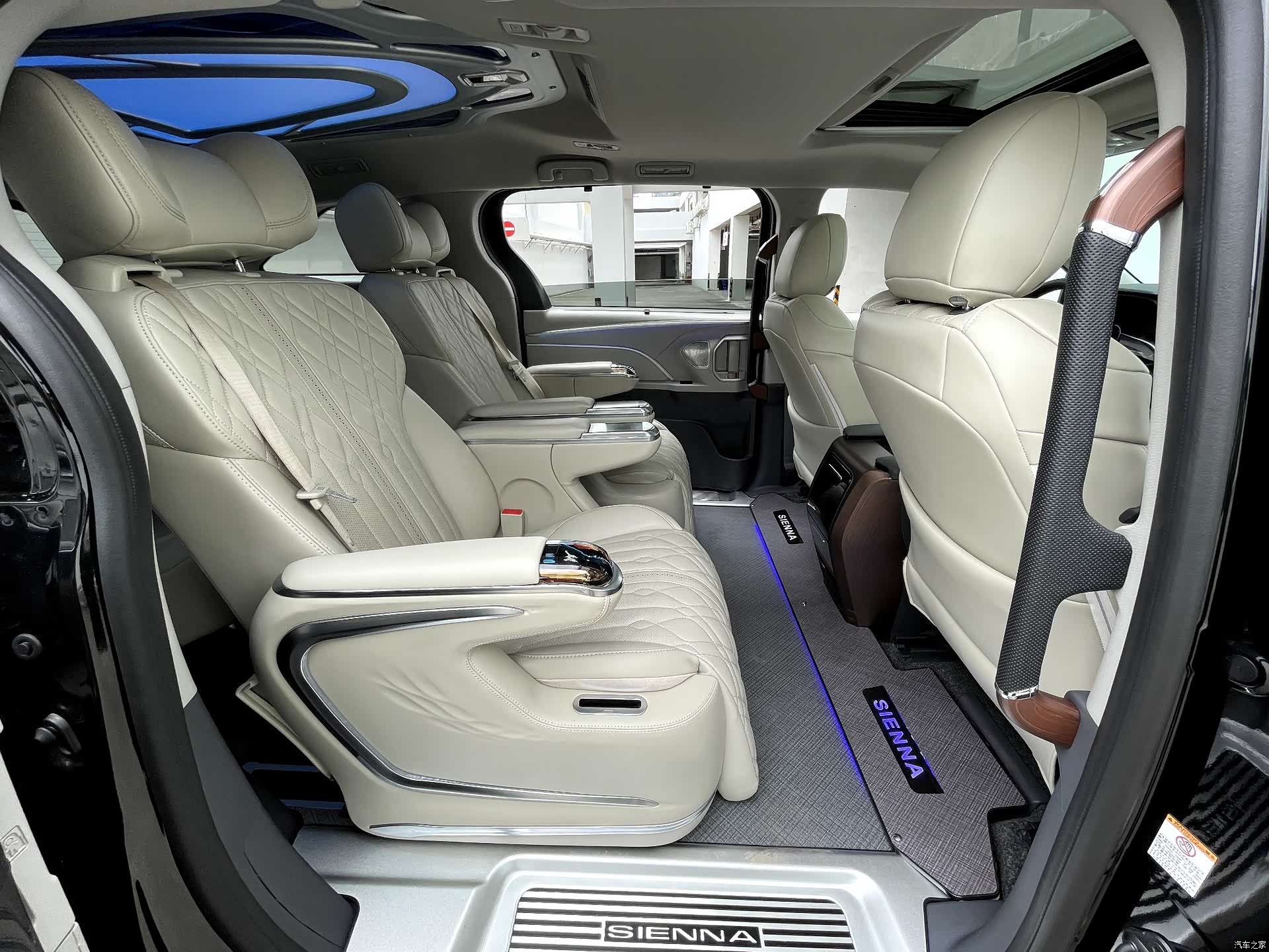 Toyota Sienna, 2026 25