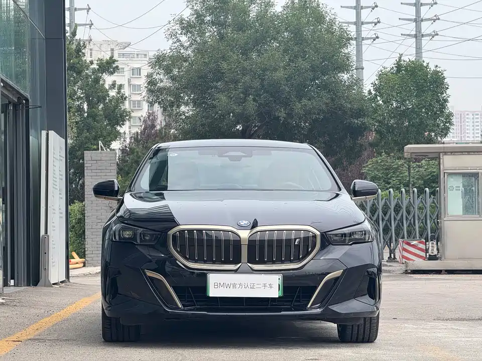 BMW i5