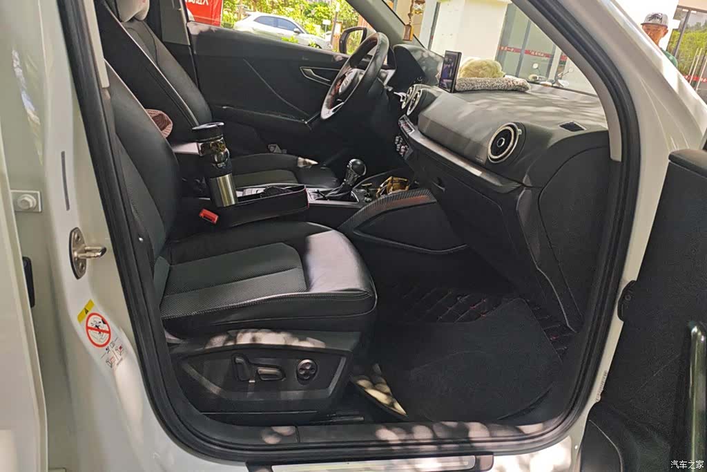 Audi Q2L, 2021 8