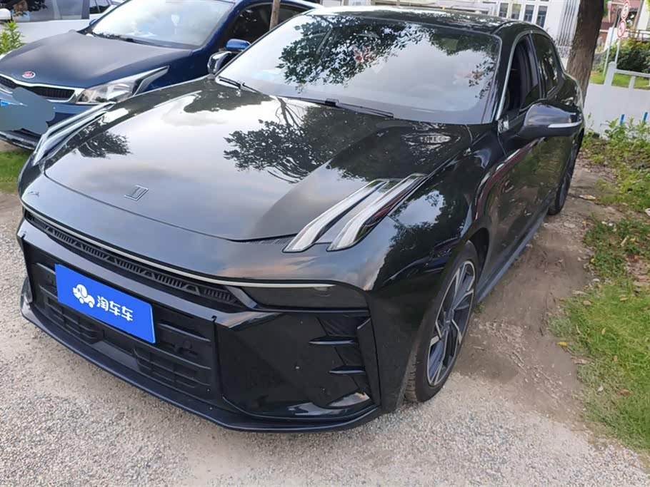 Lynk & Co 03