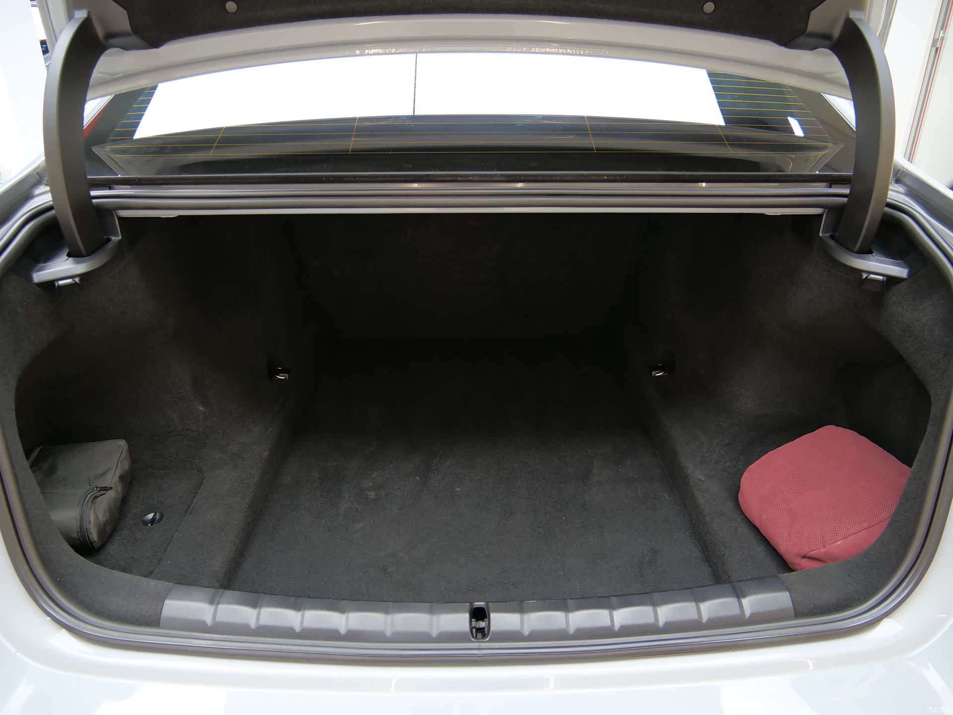 BMW 7 Series, 2024 18