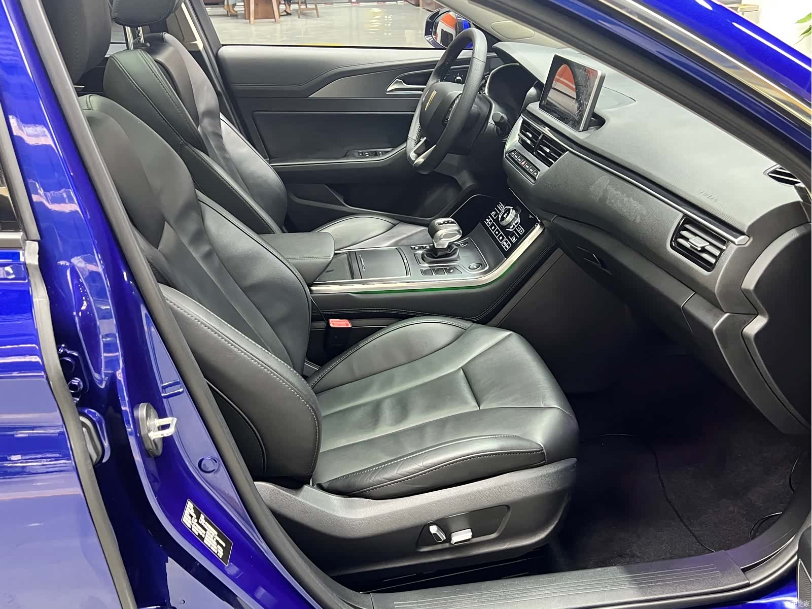 Hongqi H5, 2021 9