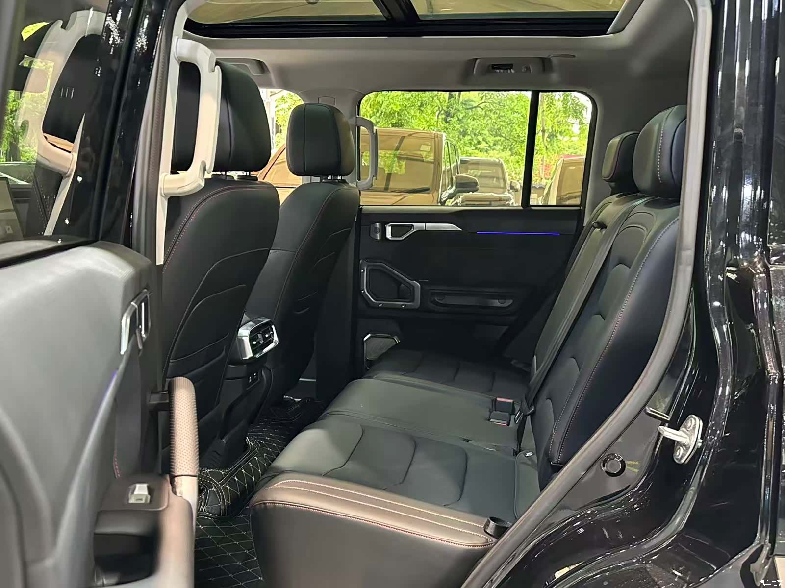 Jetour Traveller, 2026 12