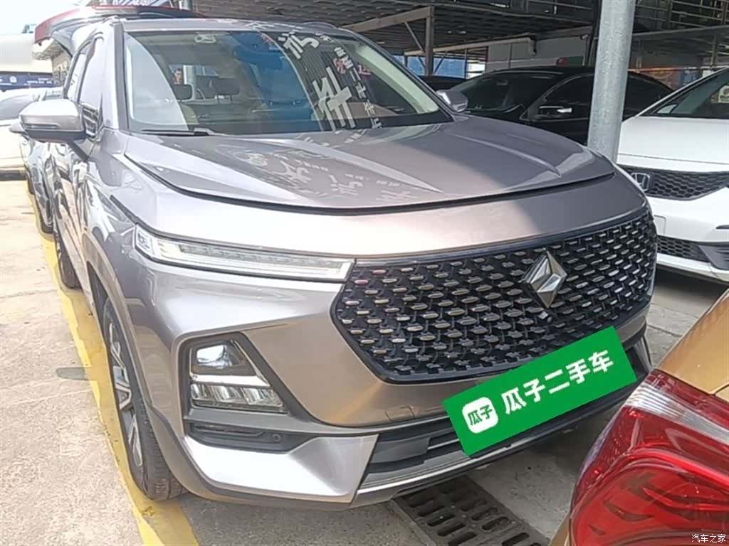 Wuling RS-5, 2019 4